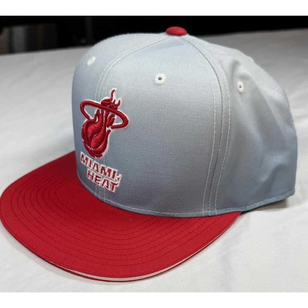 Miami Heat Fitted 7 3/8 Flat Bill Hat Mitchell & Ness Gray/Red NBA - READ - Picture 2 of 8
